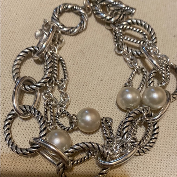 Premier Designs Silver and White Pearl Bracelet - Picture 4 of 4